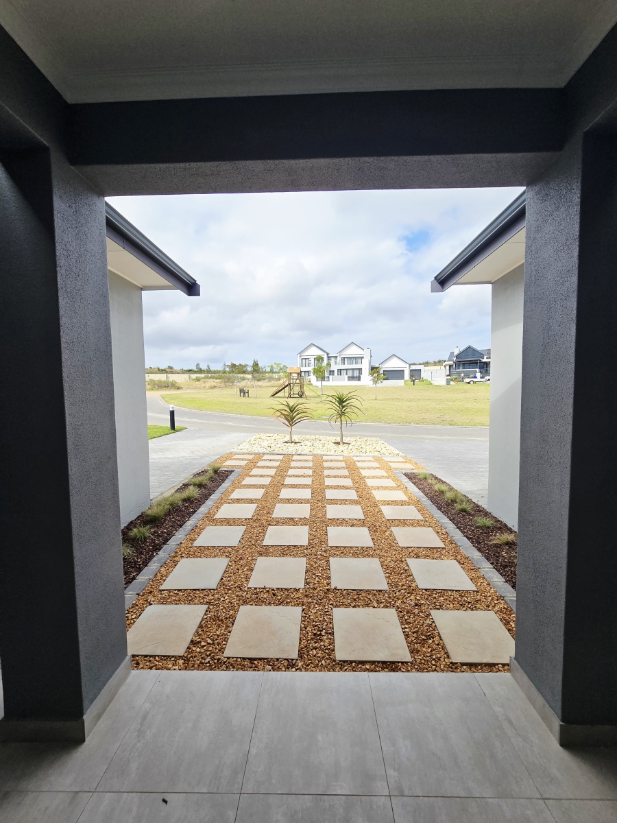 3 Bedroom Property for Sale in Kingswood Golf Estate Western Cape